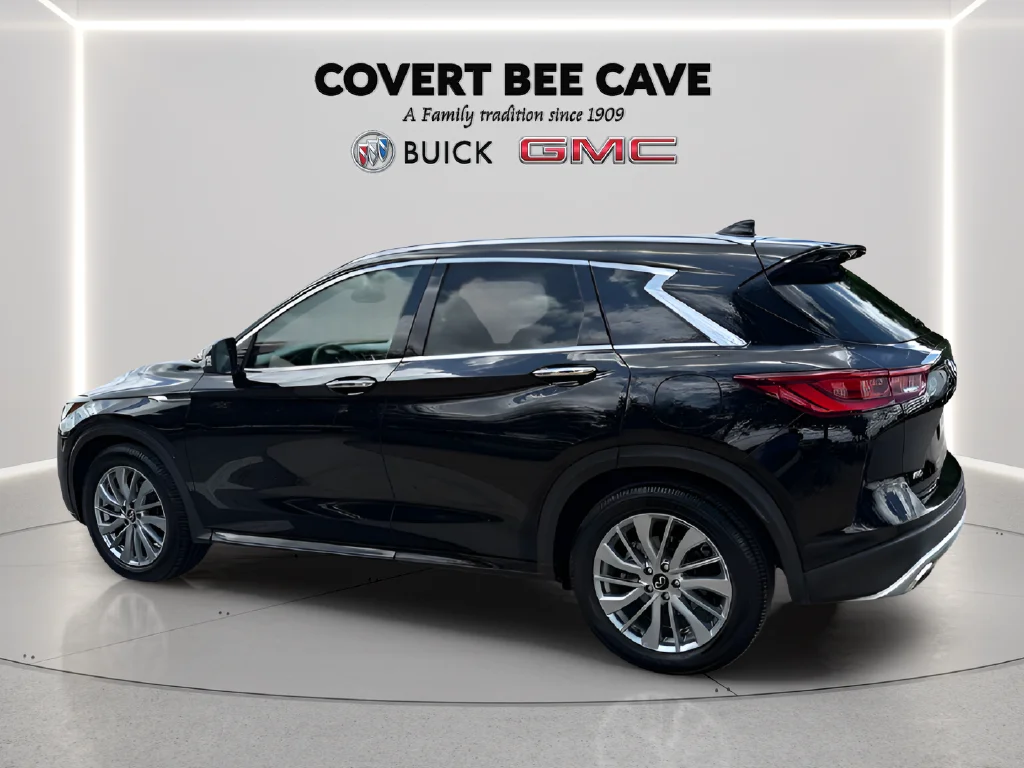 Used 2024 Black INFINITI LUXE image 7