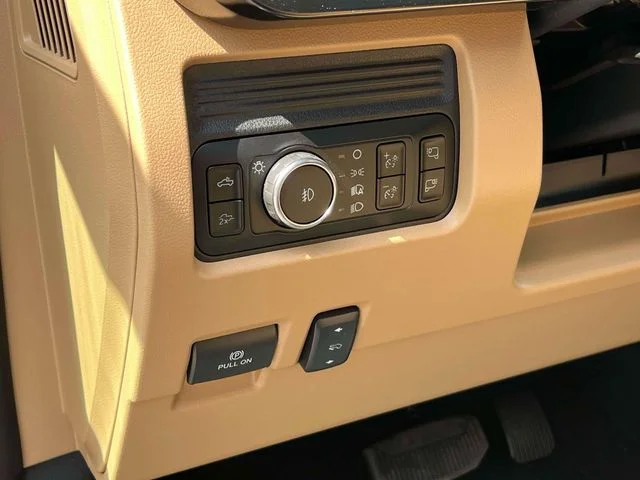 New 2027 Gray Ford Lariat image 23