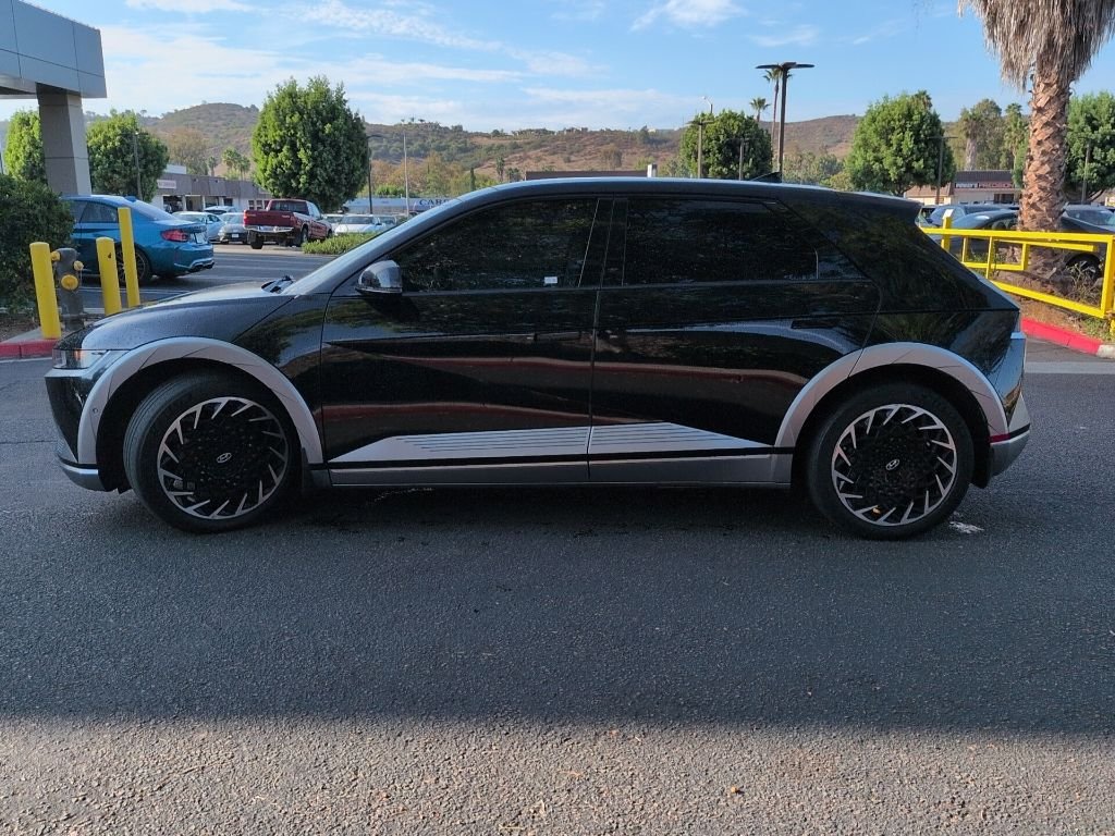 Certified Used 2023 Black Hyundai Limited image 4