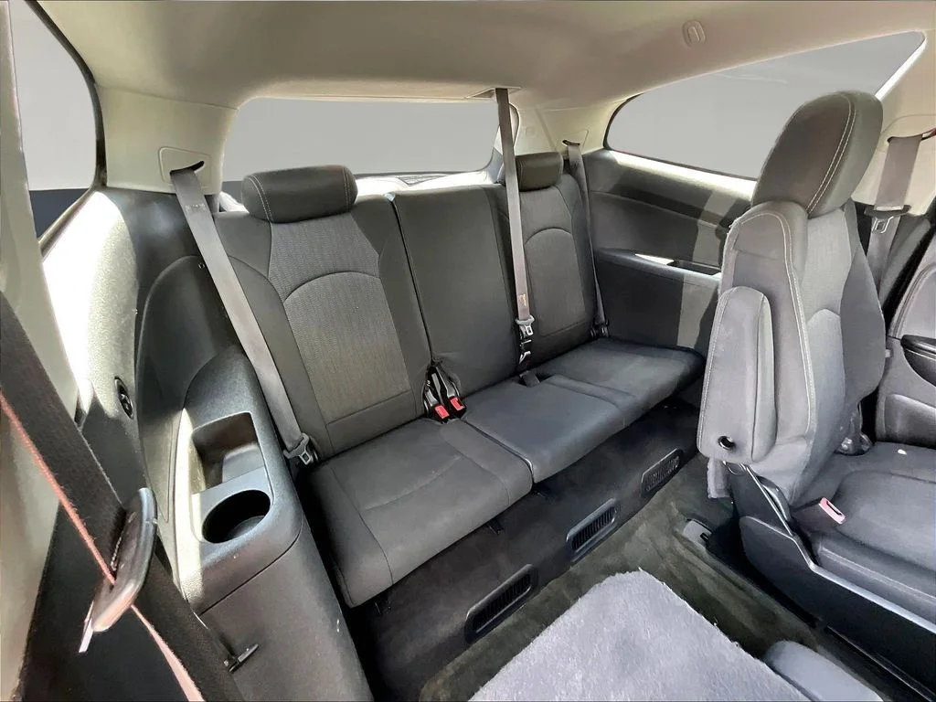 Used 2013 Red Chevrolet LT image 28