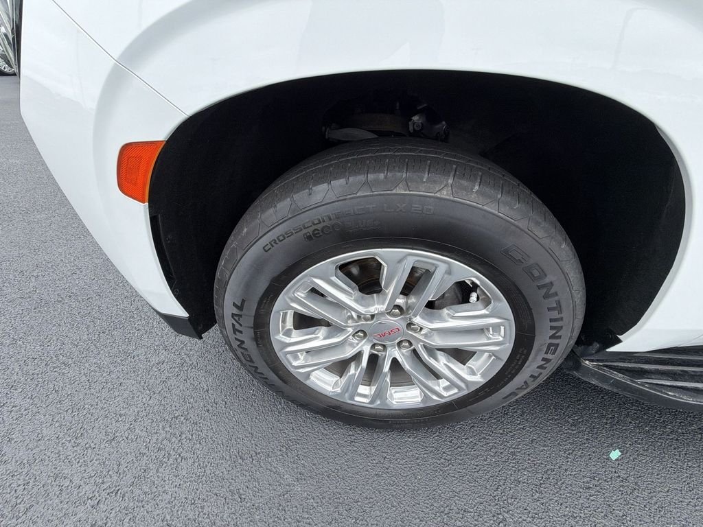 Used 2023 White GMC SLT image 16