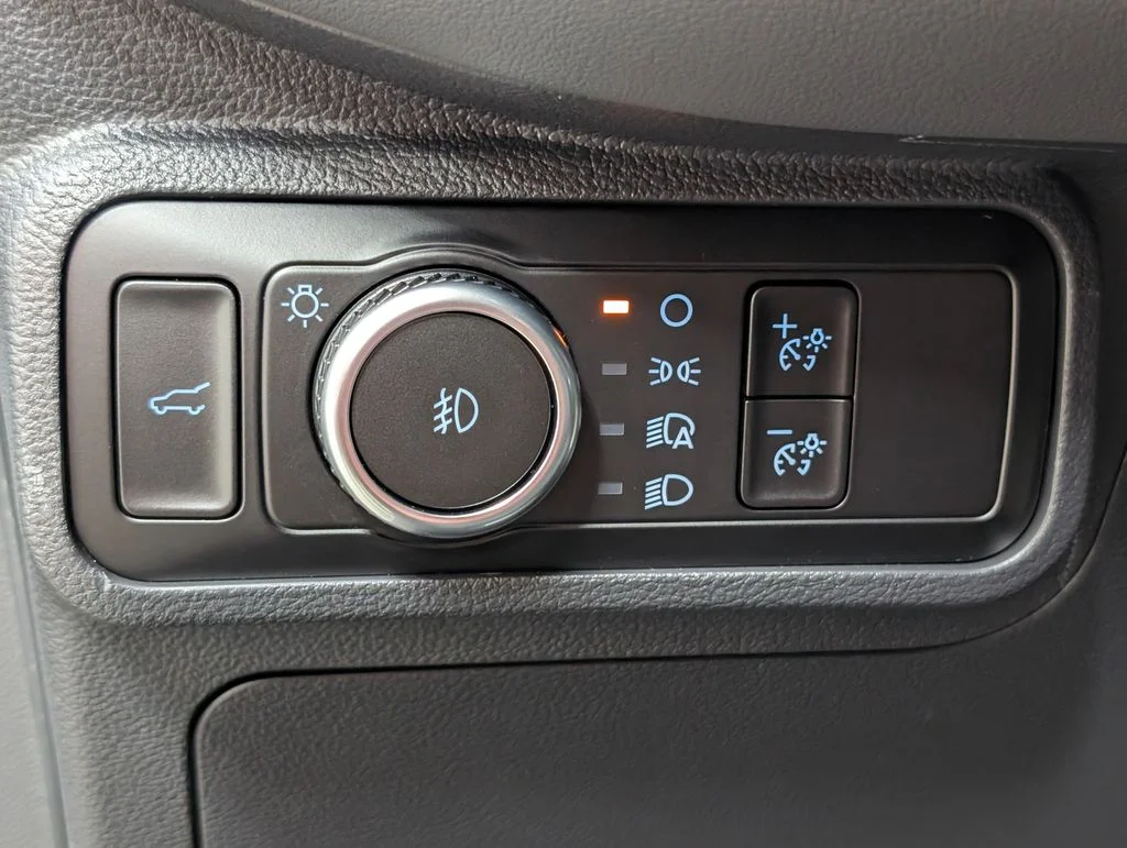 New 2026 Space White Metallic Ford Active image 9