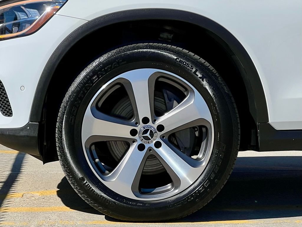 Certified Used 2022  Mercedes-Benz GLC 300 image 12