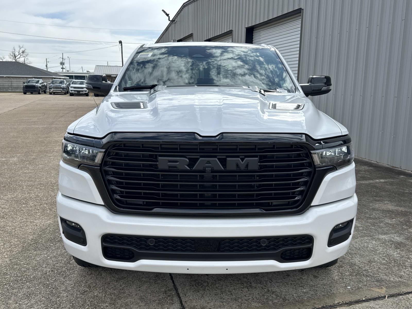 New 2026 Ivory White Tri-Coat Pearl-Coat Exterior Paint RAM Laramie image 2