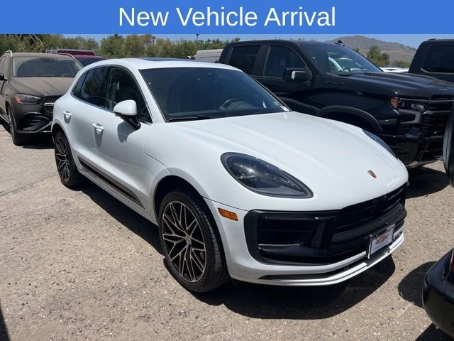 2024 Porsche Macan S's photo