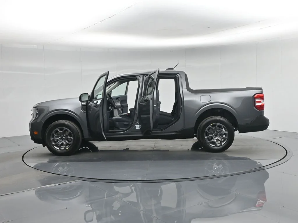 New 2026 Carbonized Gray Metallic Ford XLT image 24