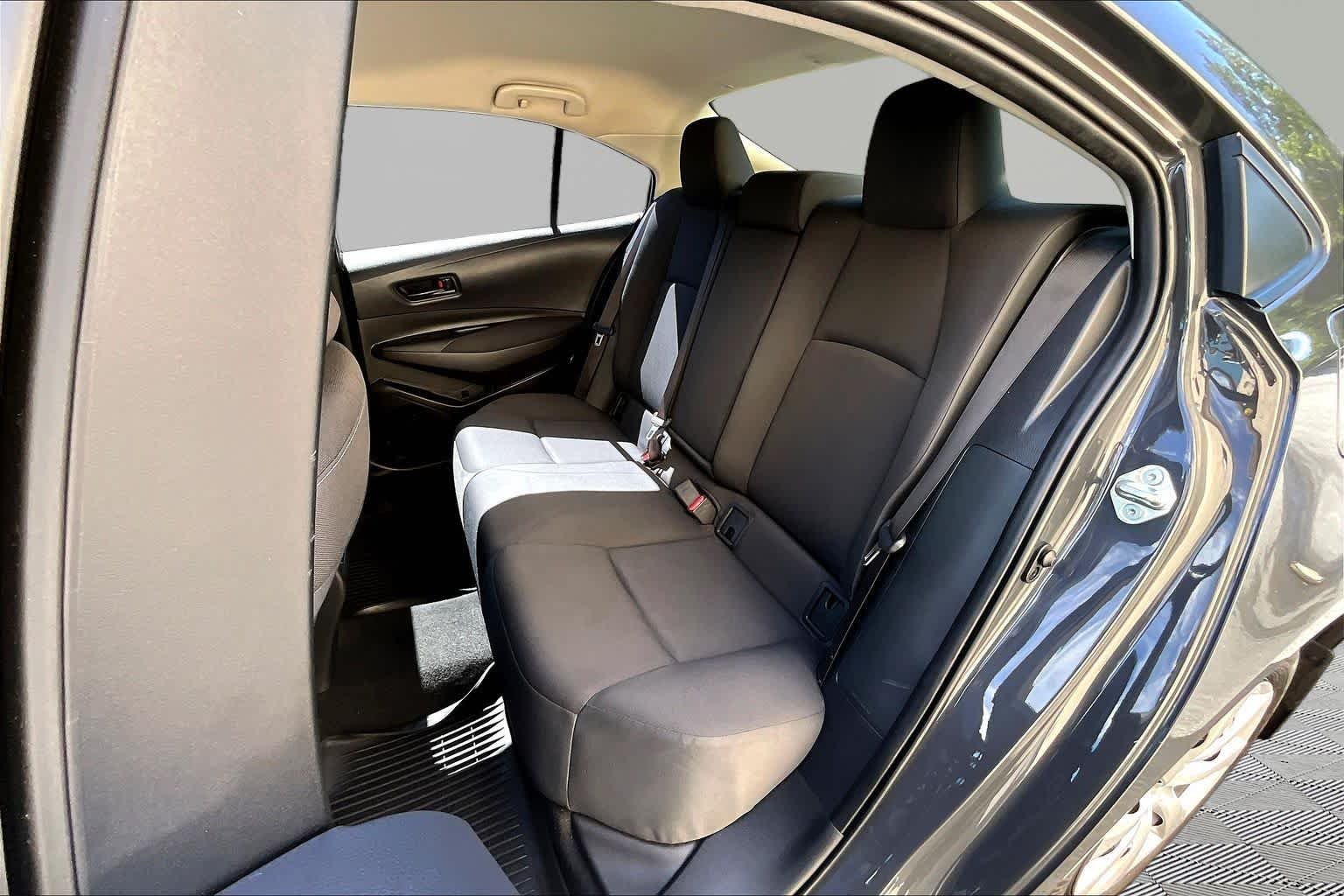 Used 2023 Underground Toyota LE image 21