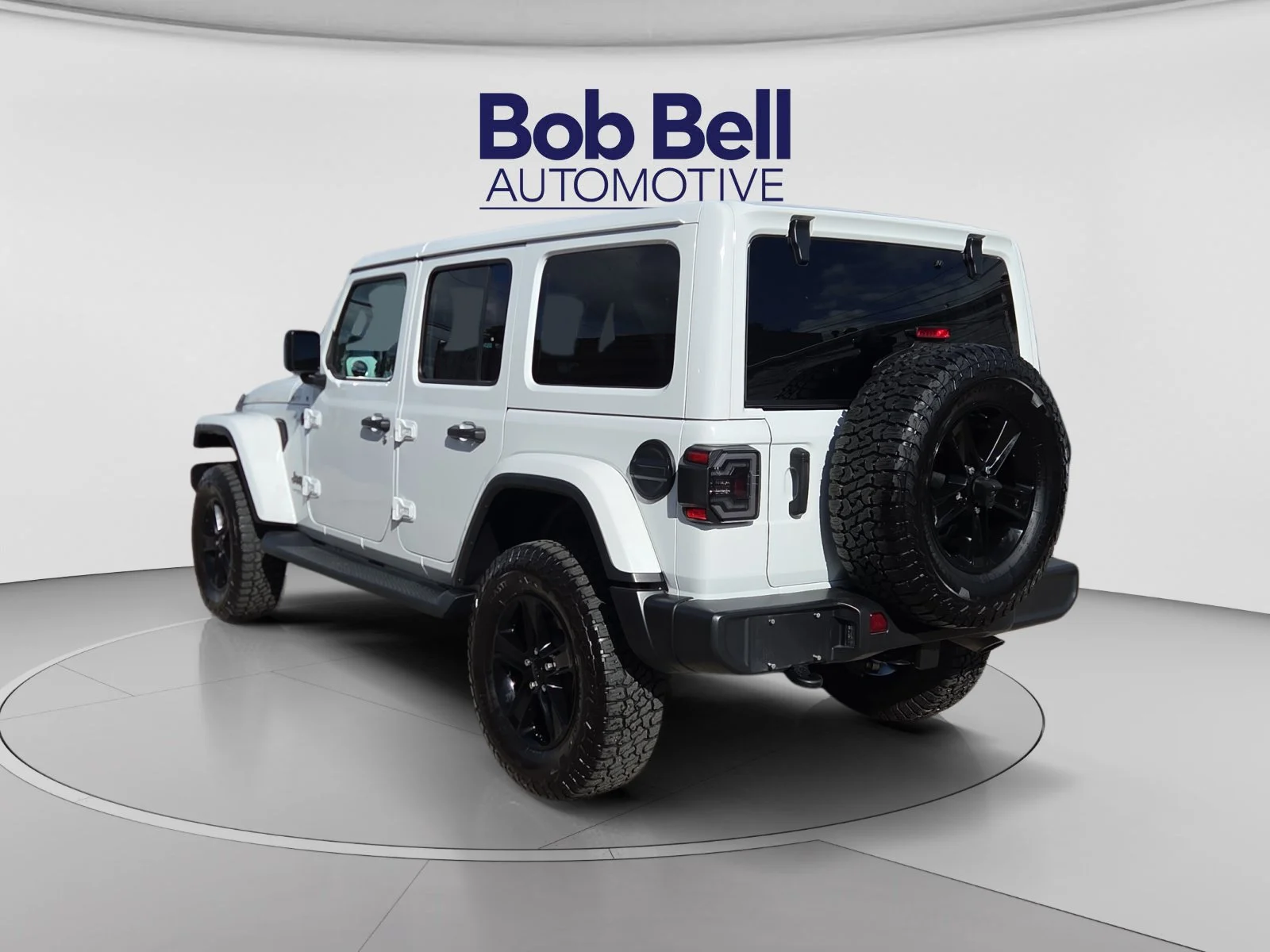 Used 2021 White Jeep Unlimited Sahara Altitude image 3