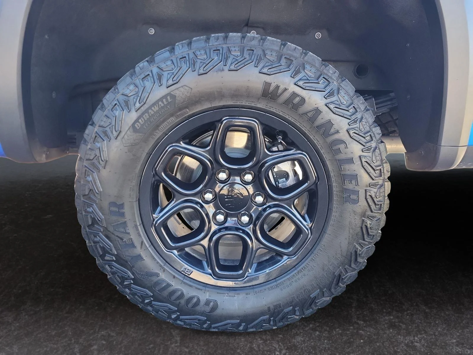 Used 2025 Riptide Blue Metallic Chevrolet ZR2 image 28
