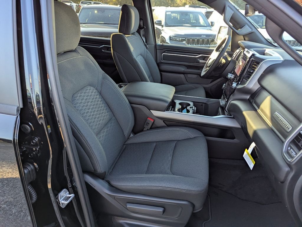 New 2026 Diamond Black Crystal Pearl-Coat Exterior Paint Ram Big Horn/Lone Star image 35