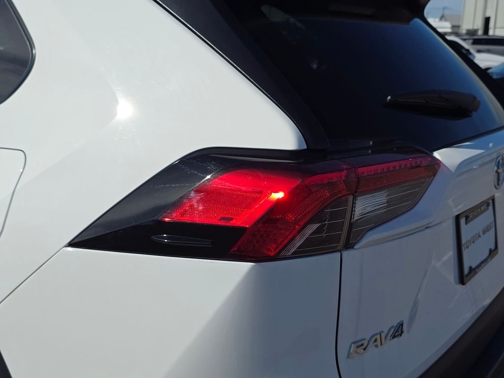 Used 2025 White Toyota XLE image 15
