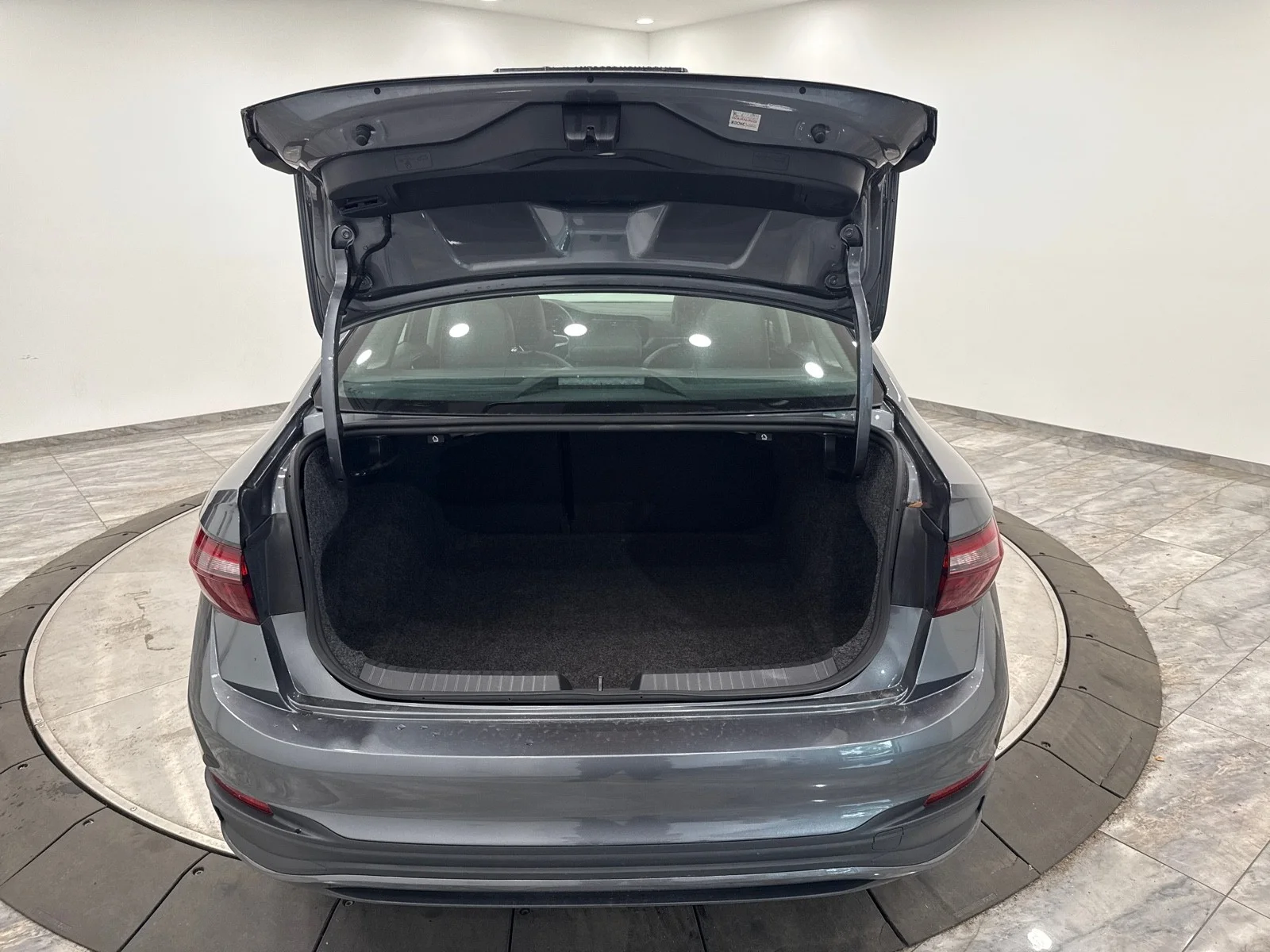 Used 2024 Platinum Gray Metallic Volkswagen SE image 39