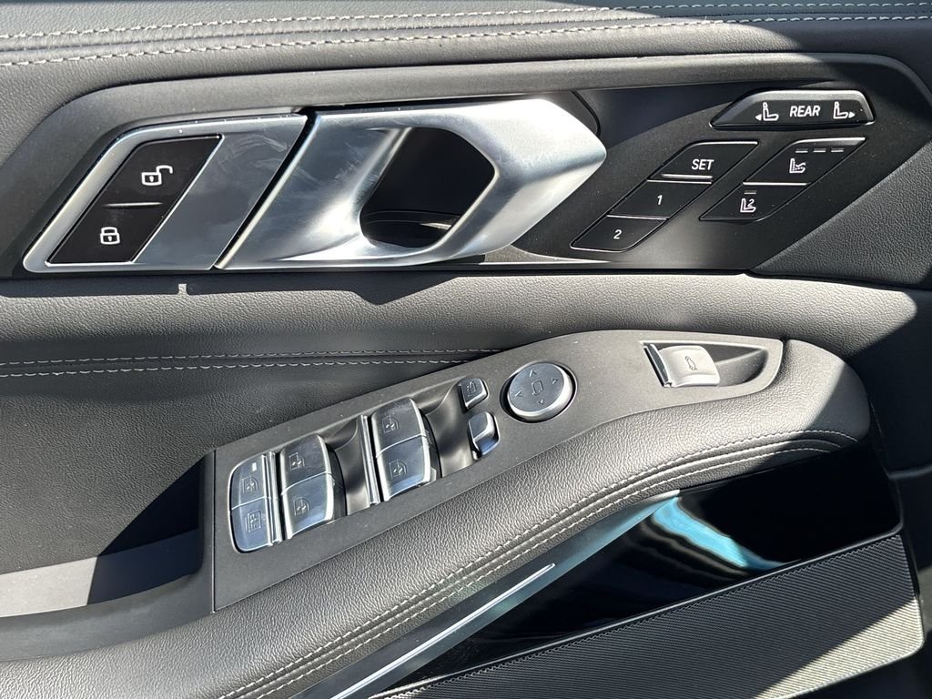 New 2026 Tanzanite Blue II Metallic BMW ALPINA XB7 image 15