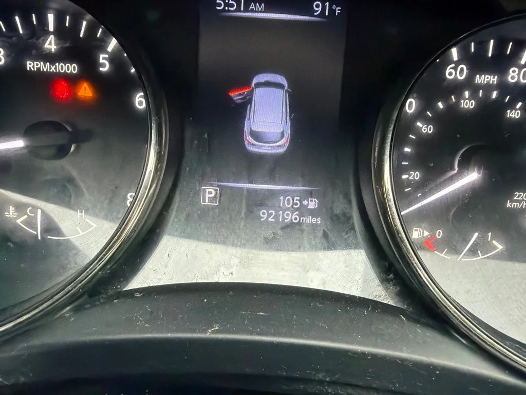 Used 2018 White Nissan S image 4