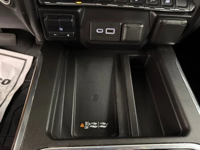Used 2022 Black Chevrolet High Country image 25