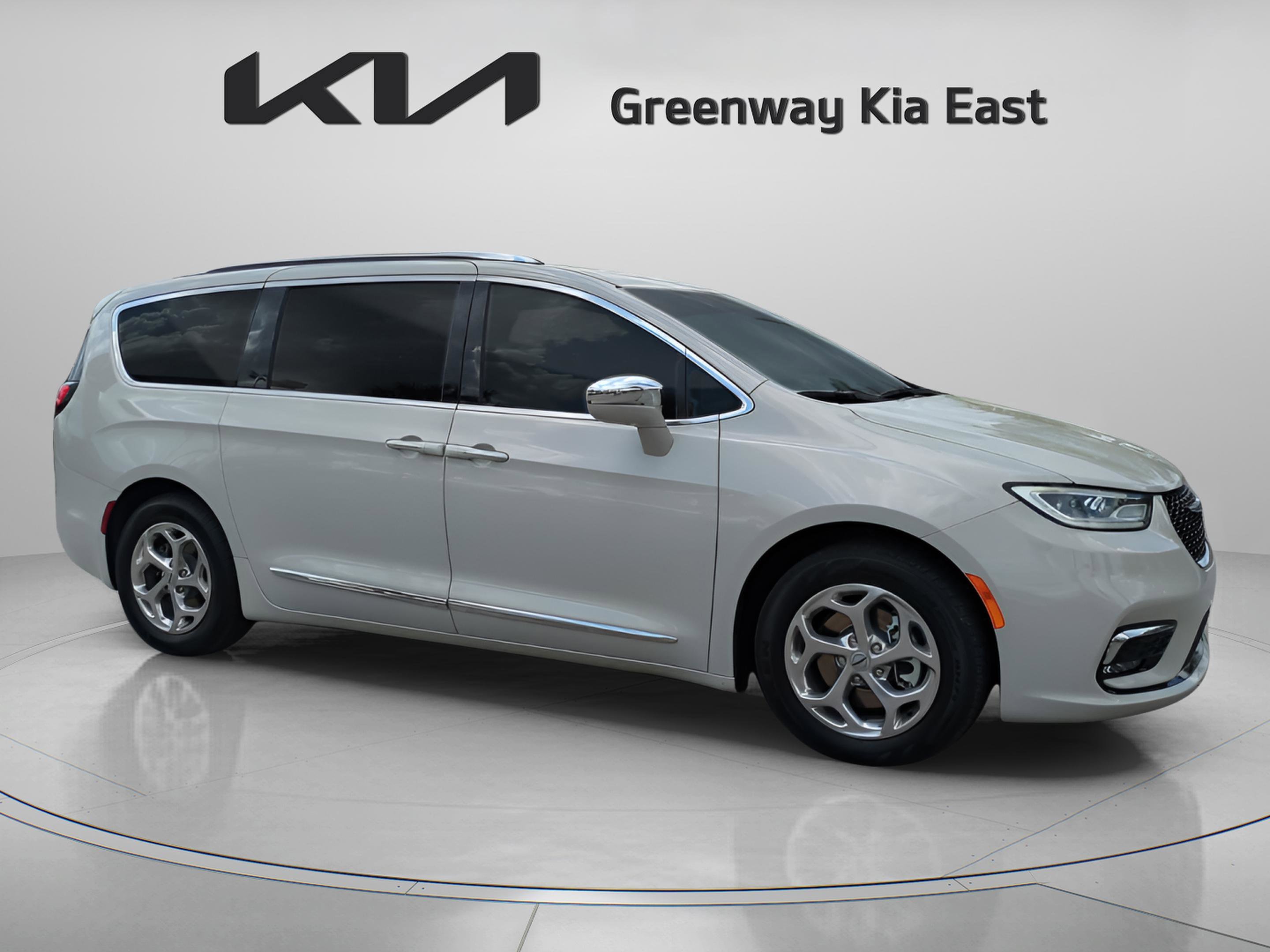 Used 2021 Chrysler Pacifica Hybrid Limited with VIN 2C4RC1S73MR535401 for sale in Orlando, FL