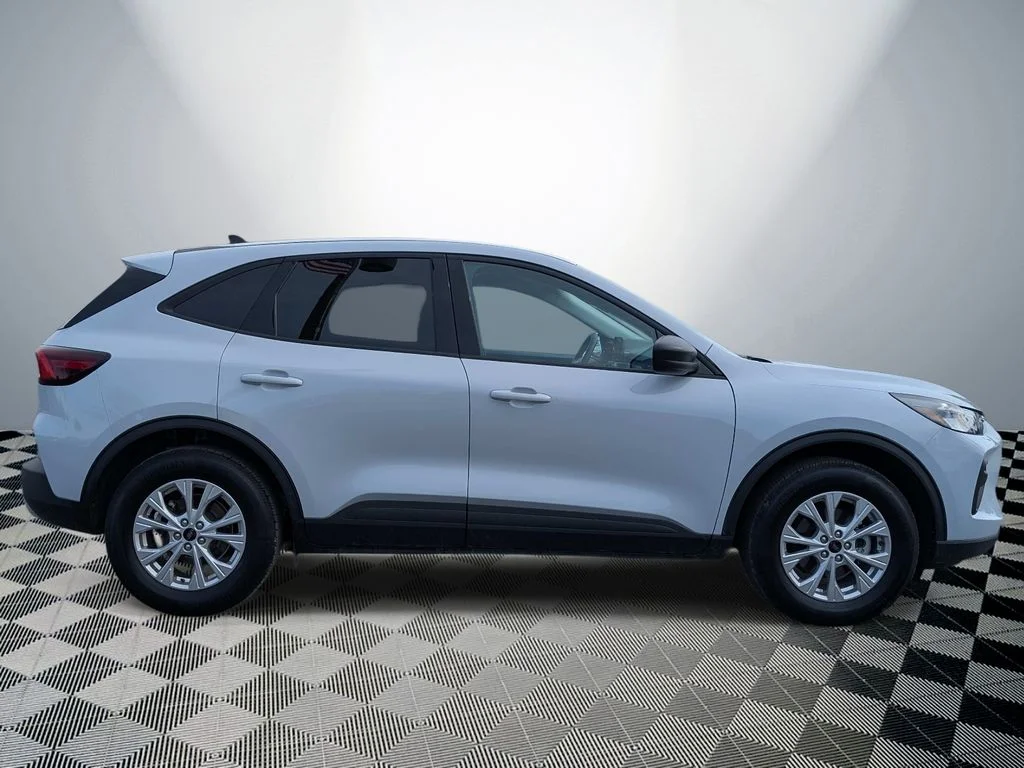 Used 2025 Silver Ford Active image 6