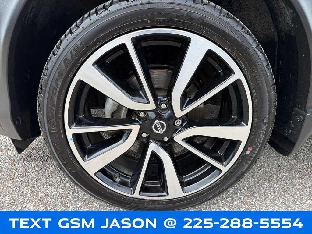 Used 2019 Gray Nissan SL image 10