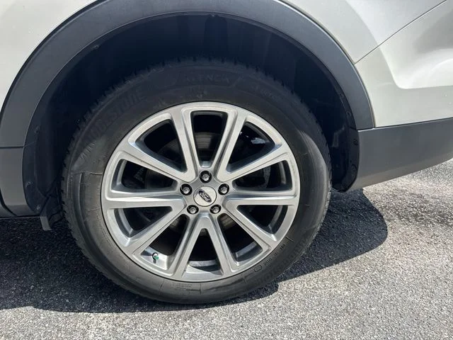 Used 2017 White Ford Limited image 37