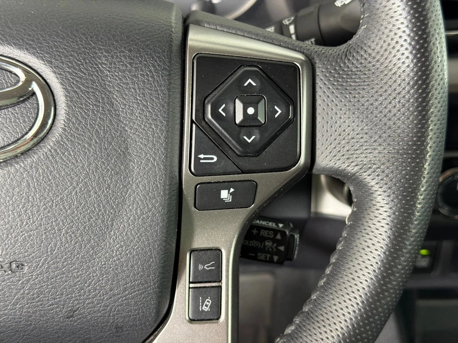 Used 2023 Silver Toyota SR image 25