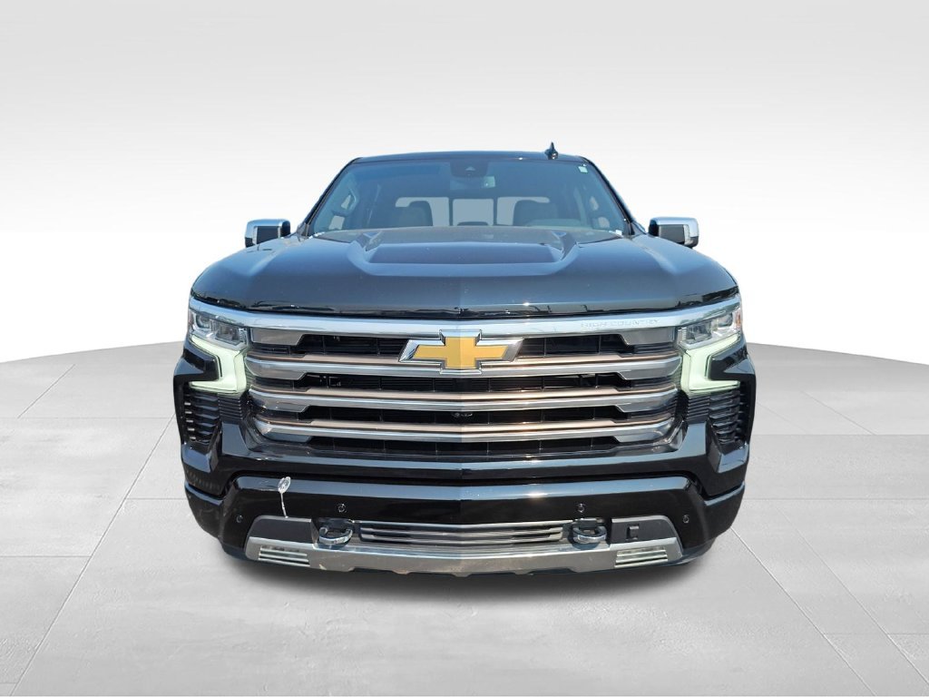 Used 2022 Black Chevrolet High Country image 16