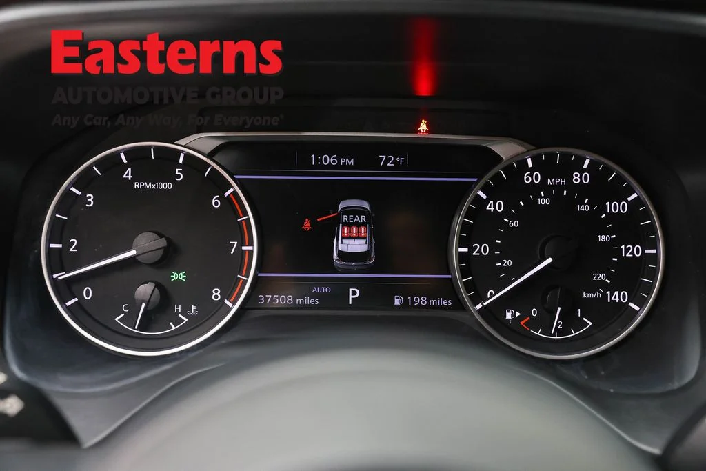Used 2023 Gray Nissan S image 18