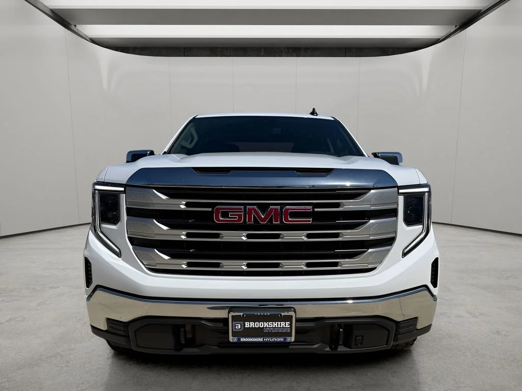 Used 2024 Summit White GMC SLE image 35