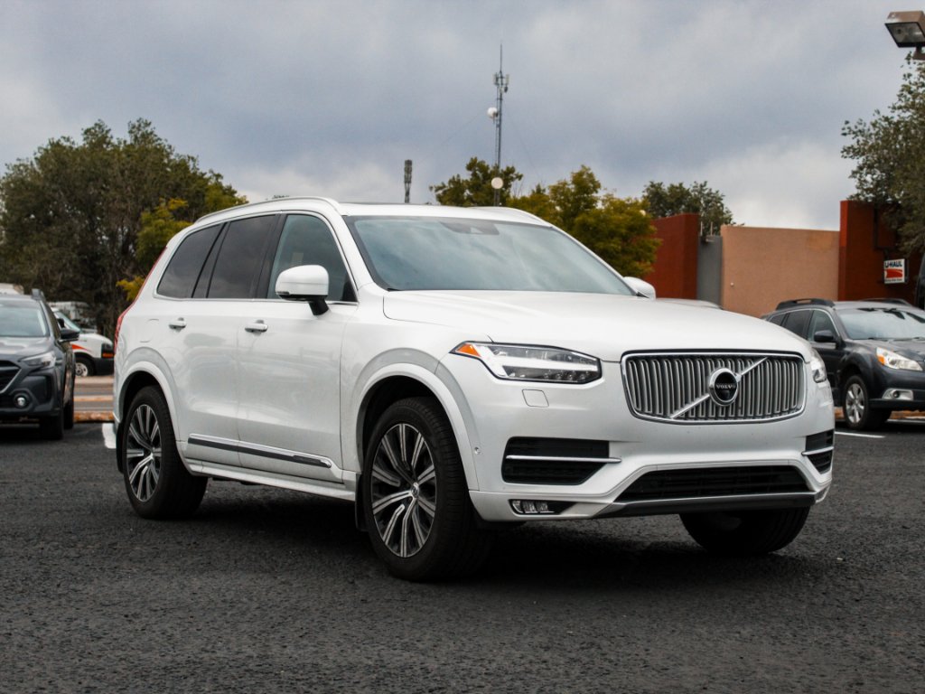 Used 2019 Crystal White Pearl Metallic Volvo Inscription image 3