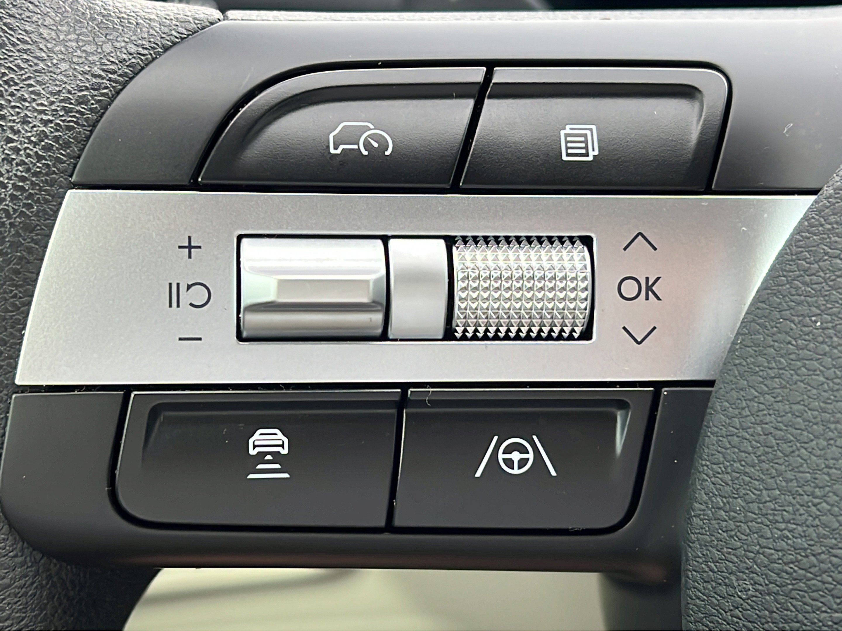 Used 2026 Shimmering Silver Hyundai SE image 19