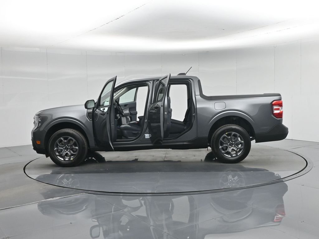 New 2026 Carbonized Gray Metallic Ford XLT image 24