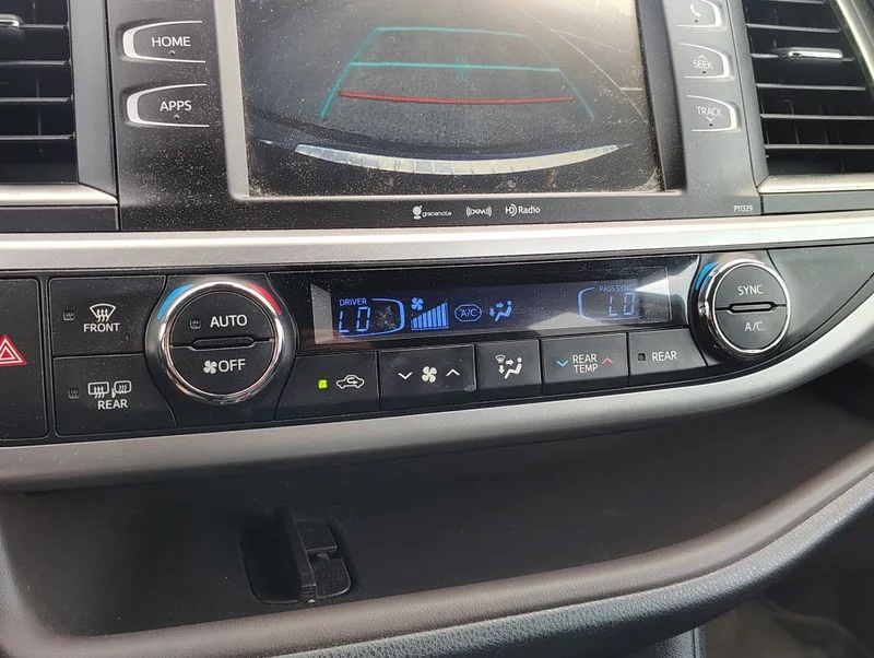 Used 2017 Gray Toyota LE Plus image 18