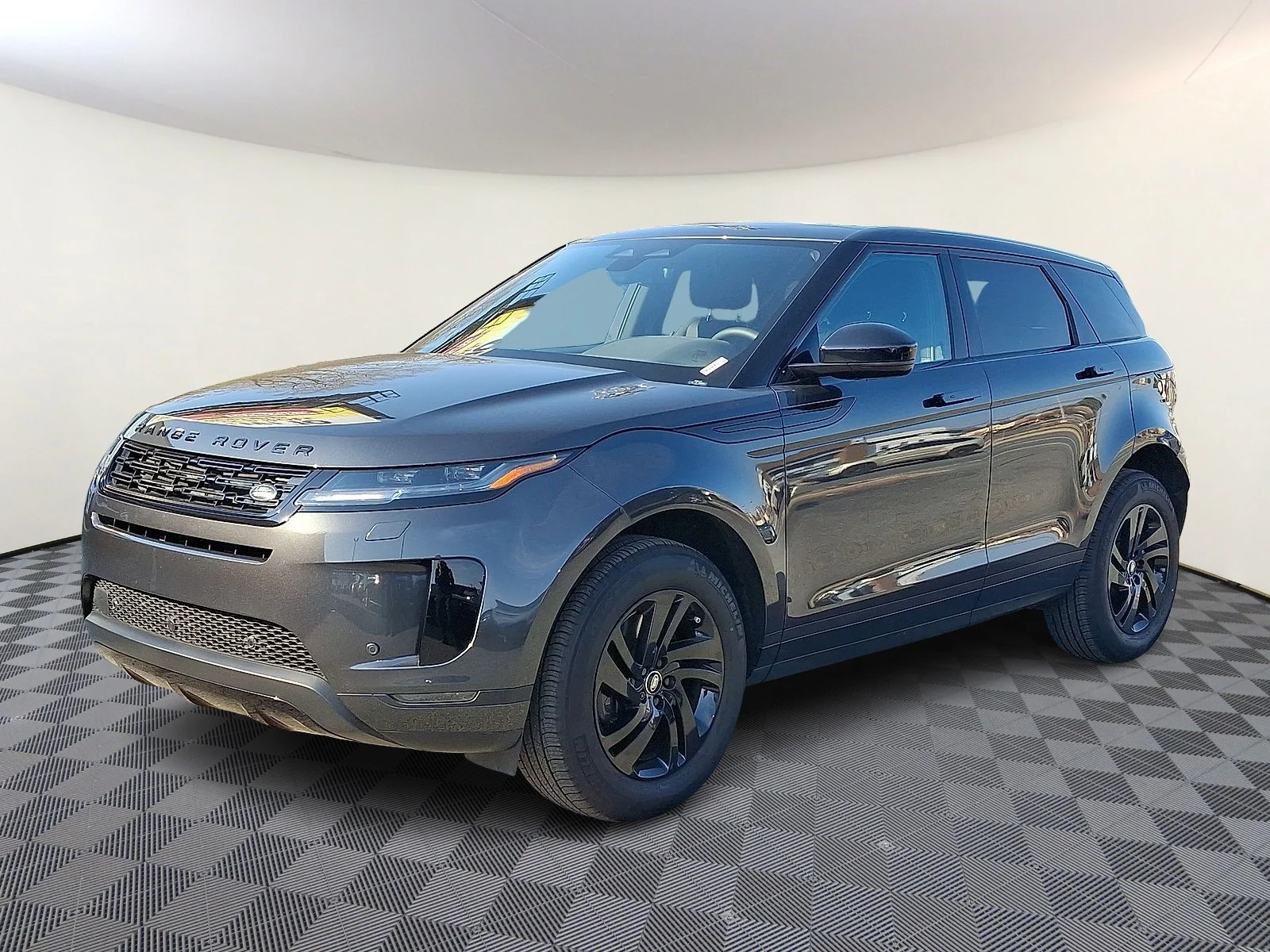 2026 Land Rover Range Rover Evoque S's photo