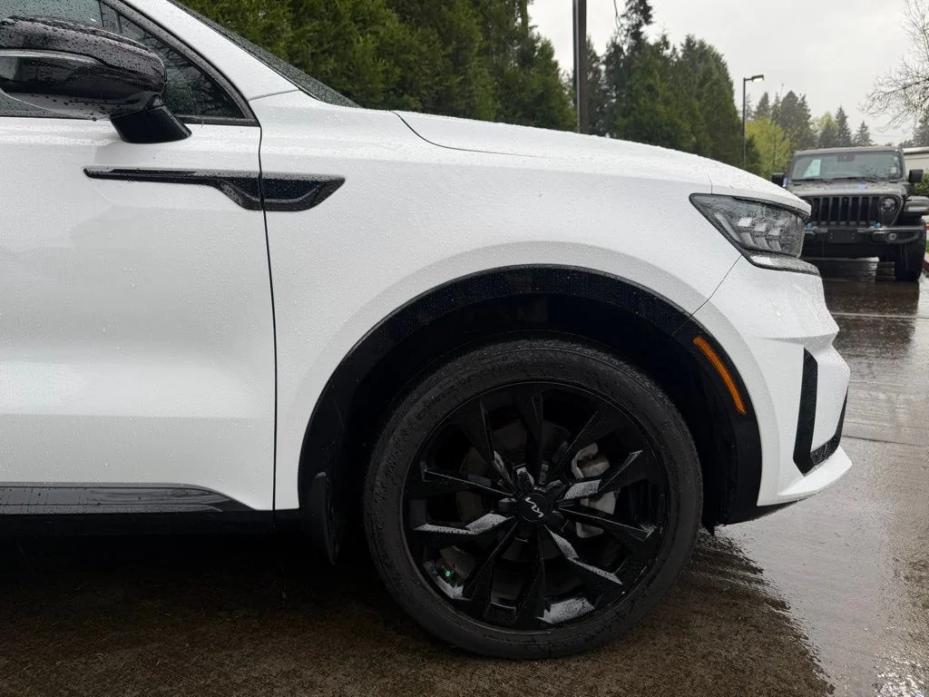 Used 2023 Glacial White Pearl Kia SX image 3