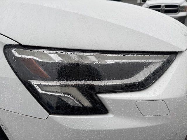Used 2023 Ibis White Audi 40 Premium image 9