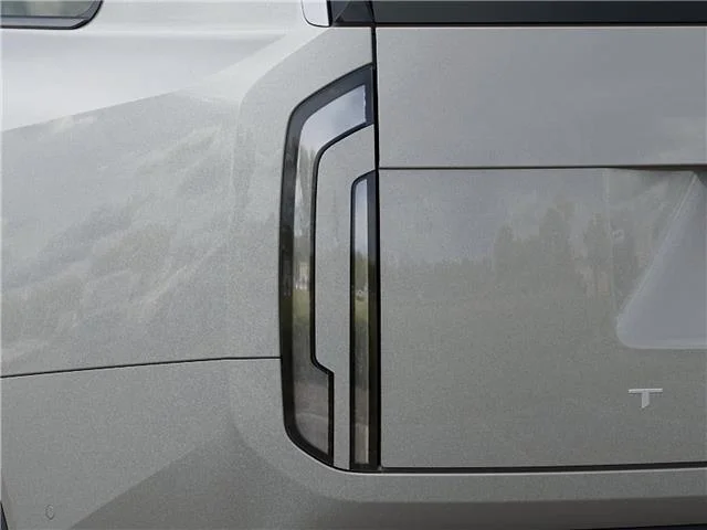 New 2027 Ivory Silver Kia S image 38