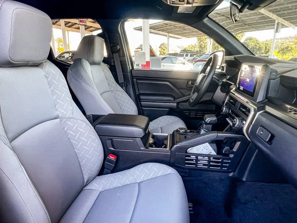 2026 Toyota Tacoma SR5 - Photo 15