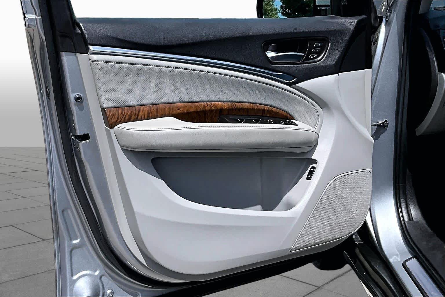 Used 2020 Lunar Silver Metallic Acura w/Technology Pkg image 25