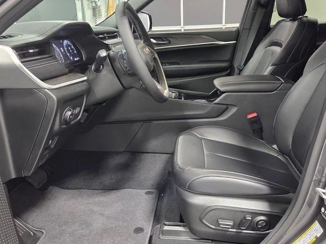 New 2026 Baltic Gray Metallic Clear-Coat Exterior Paint Jeep Limited image 5