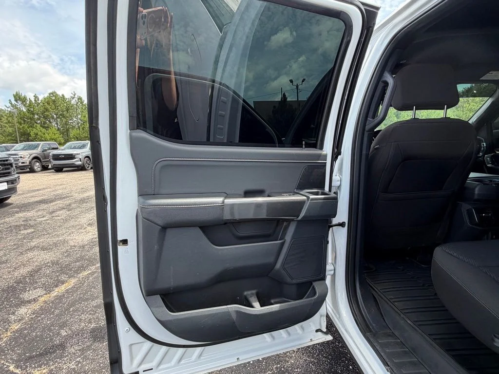 Used 2022 White Ford XLT image 29