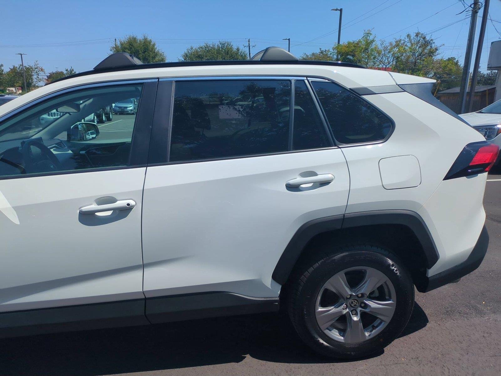 Used 2022 White TOYOTA  image 30