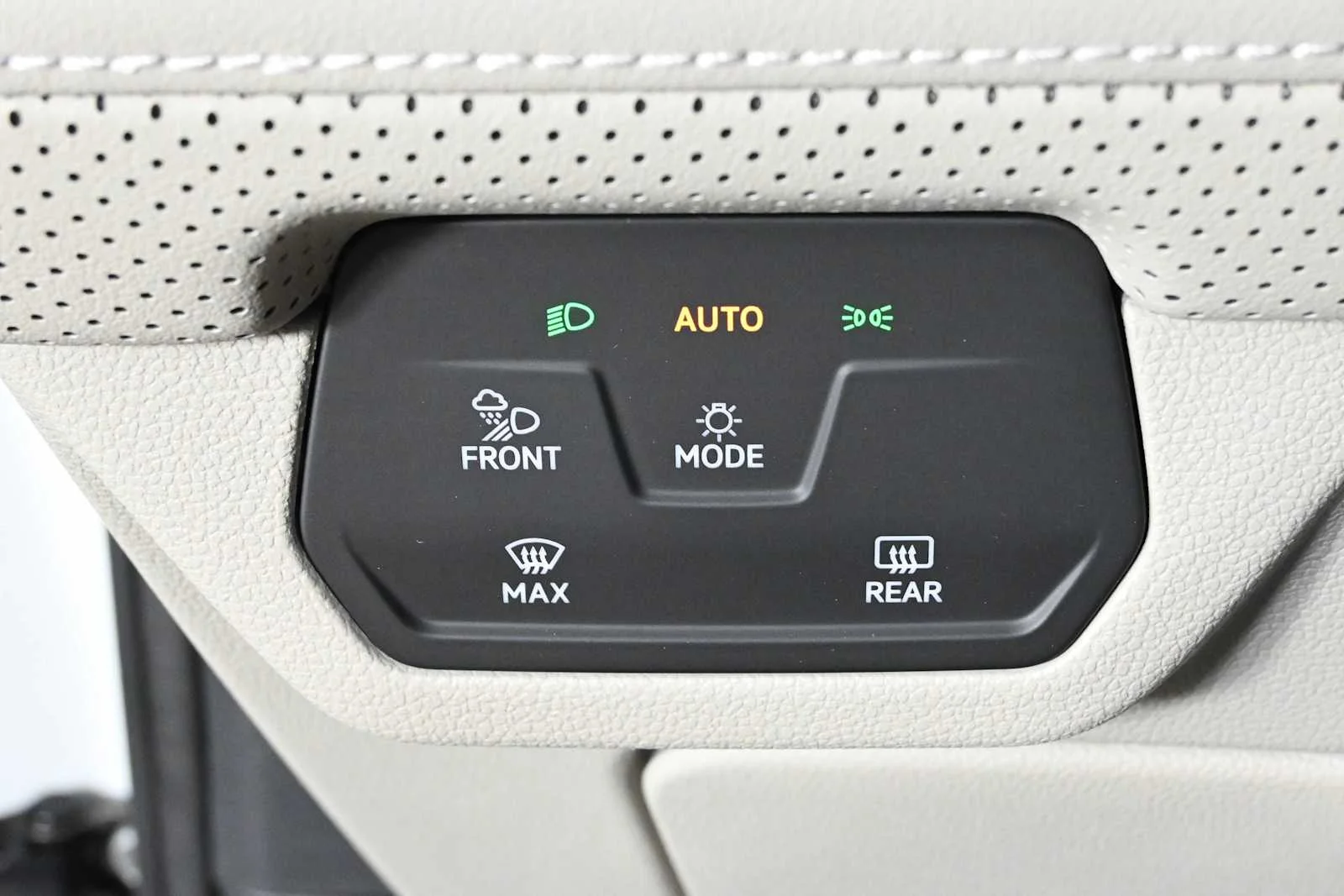New 2026 Opal White Pearl Volkswagen 2.0T SE image 21