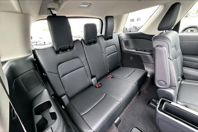 New 2026 Nissan Pathfinder SL 4D Sport Utility