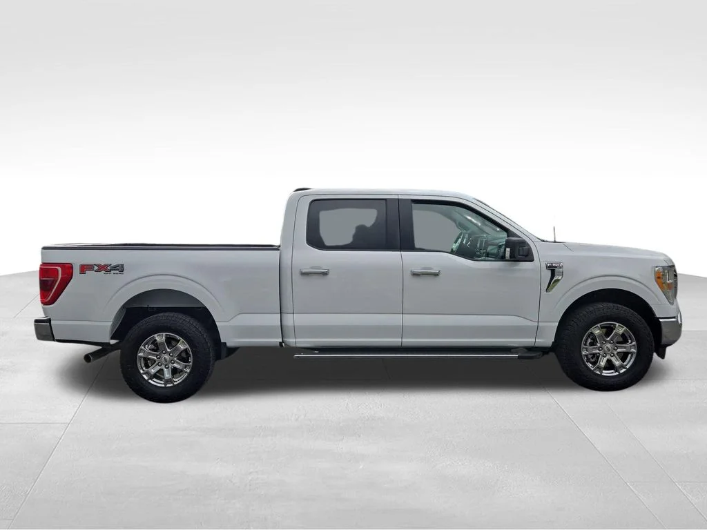 Used 2021 Oxford White Ford XLT image 10