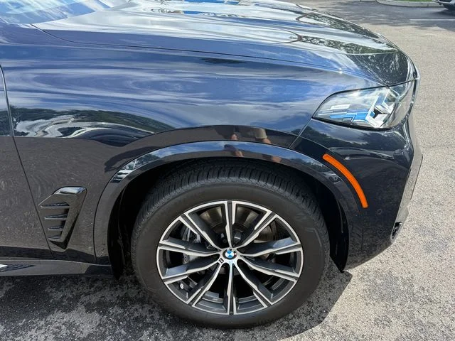 Certified Used 2024 Carbon Black Metallic BMW xDrive40i image 9