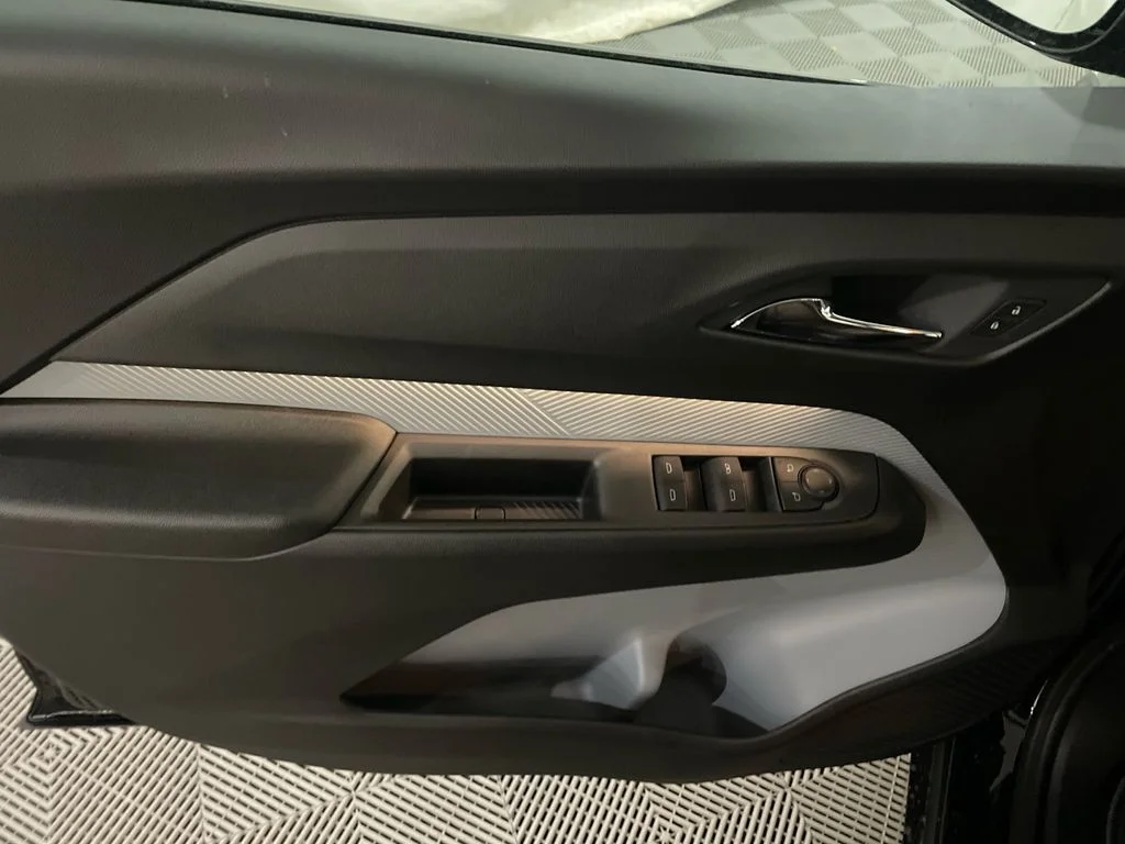 2027 Chevrolet Bolt RS - Photo 10