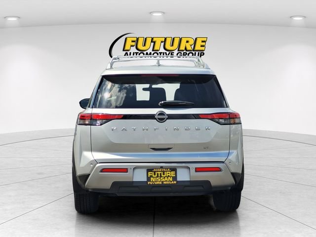 Used 2024 Silver Nissan SL image 8