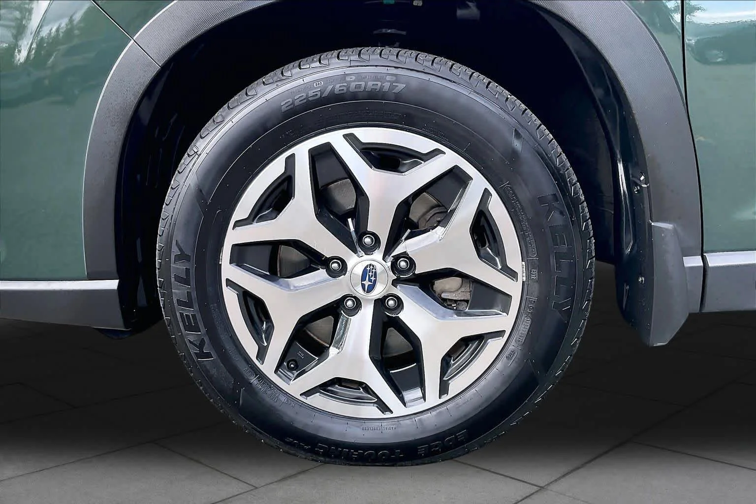 Used 2023 Cascade Green Silica Subaru Premium image 10