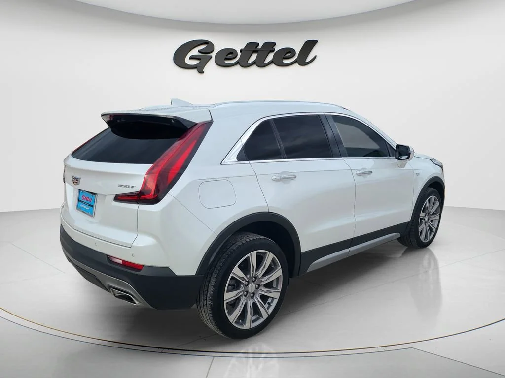 Used 2022 Crystal White Tricoat Cadillac Premium Luxury image 5