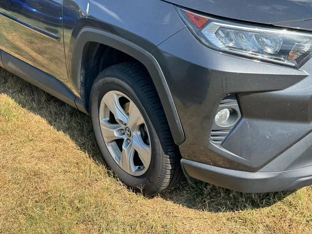 Used 2019 Gray Toyota XLE image 8