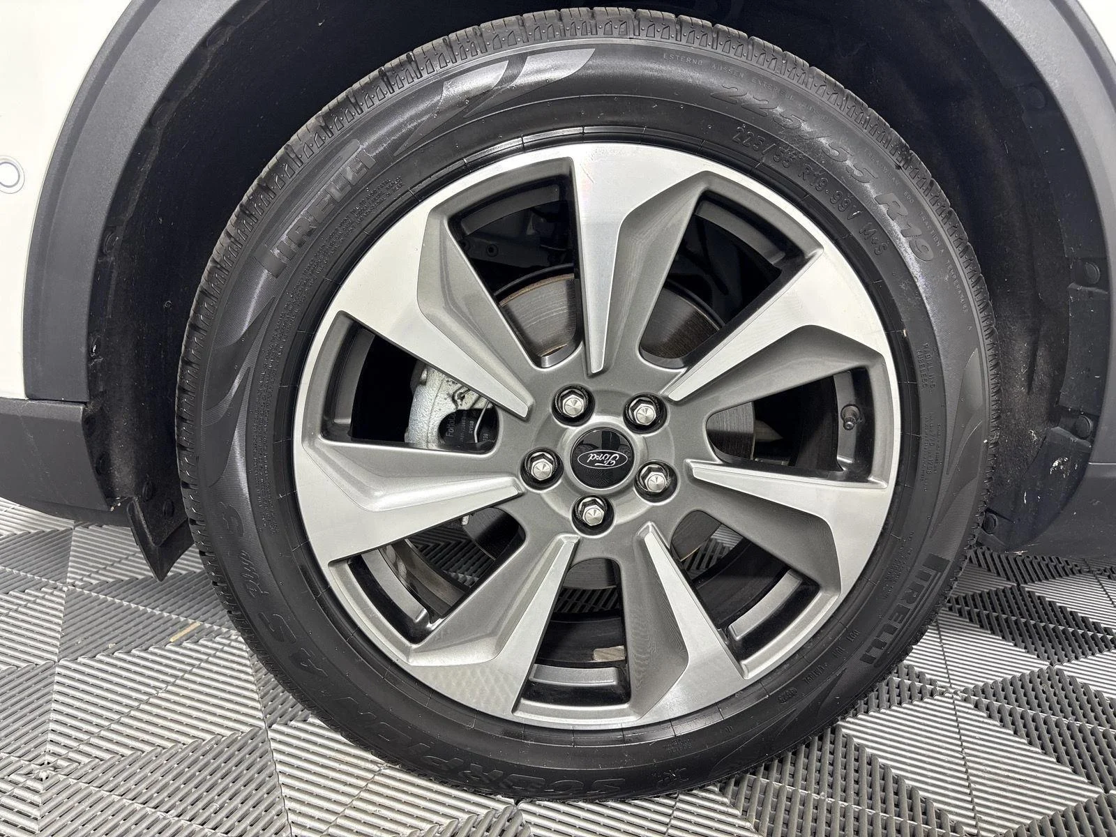 Used 2023 Star White Metallic Tri-Coat Ford Platinum image 4